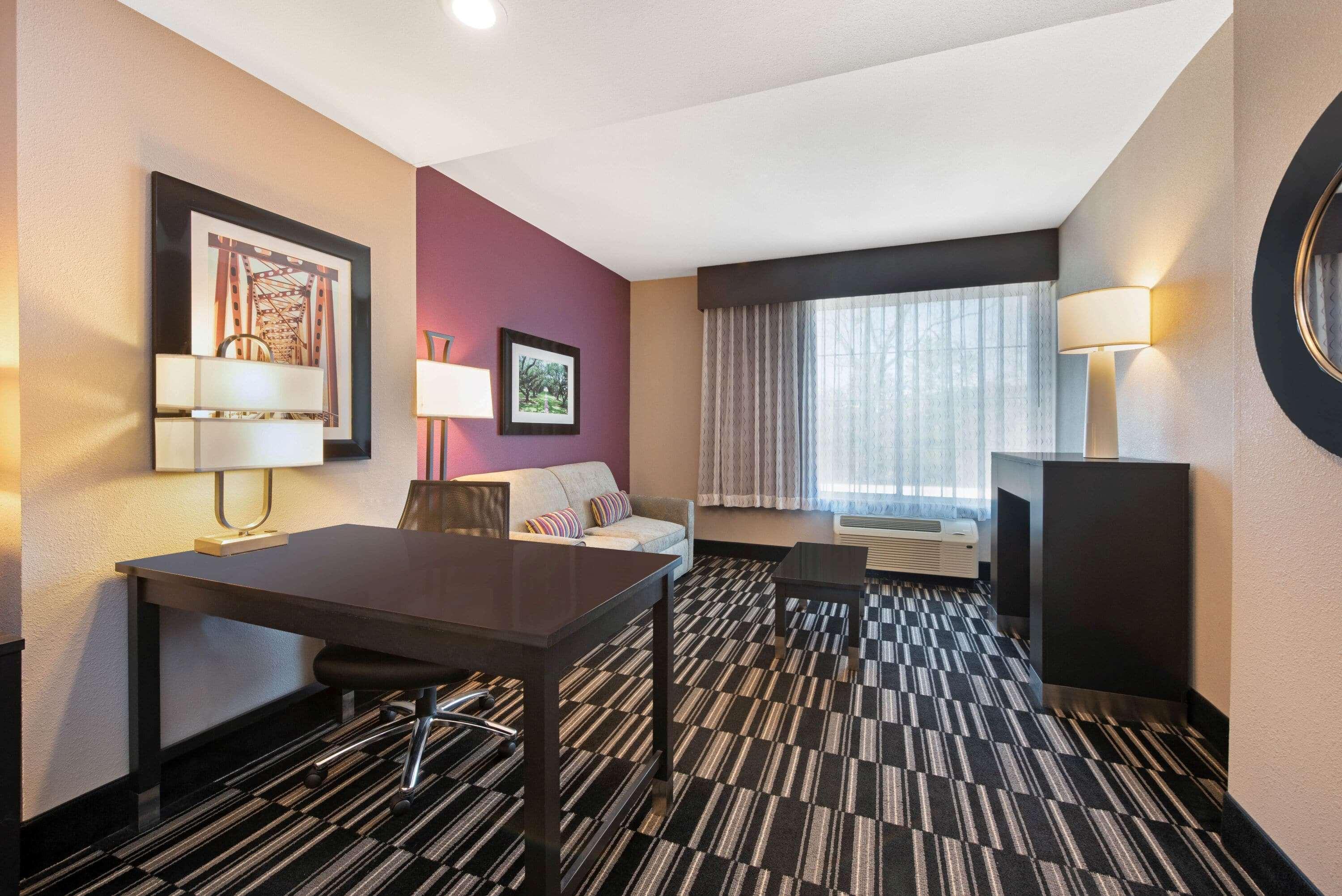 La Quinta By Wyndham West Monroe Hotel
